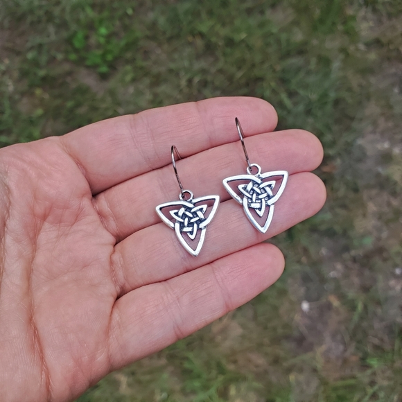 New Handmade Silver Celtic Triangle Earrings - Picture 12 of 13
